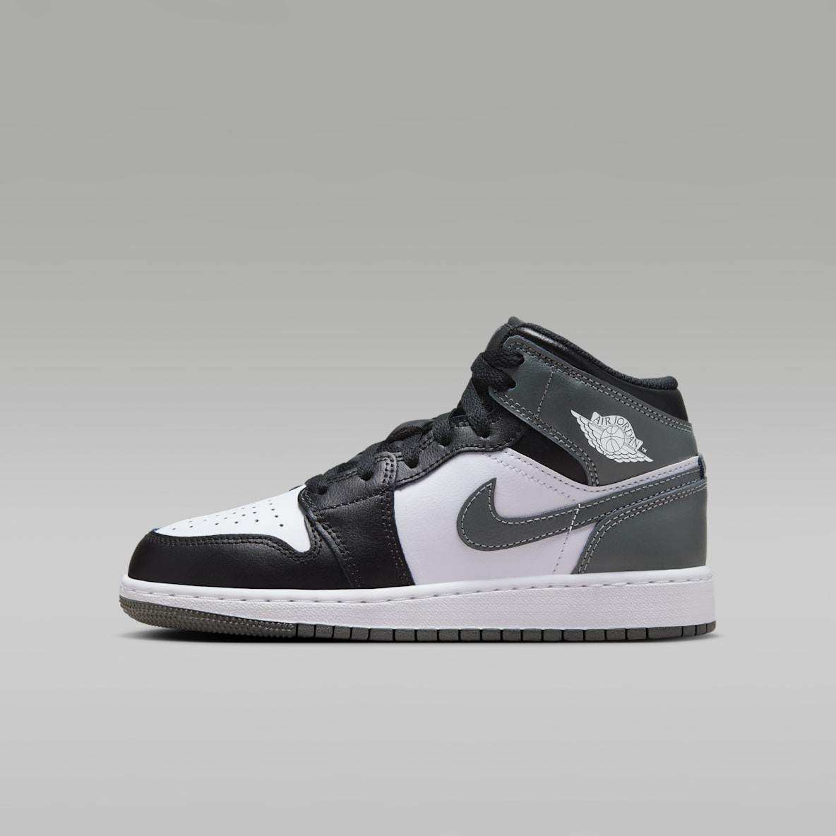 Air Jordan 1 Mid. Nike ZA